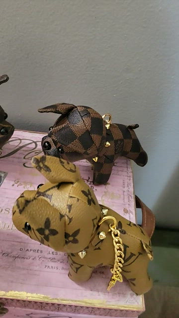 Louis vuitton sales dog keychain price
