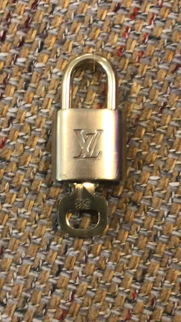 LOUIS VUITTON Cadena Dial padlock padlock brass gold unisex Used