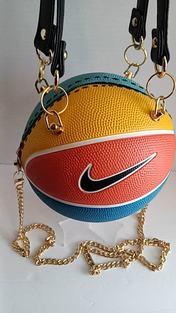 Nike basketball purse top