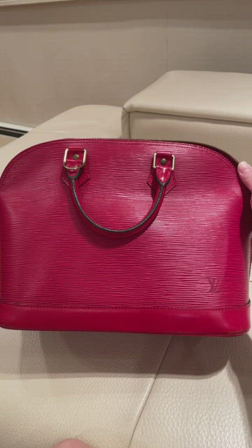 Pre-owned- LOUIS VUITTON Alma PM Epi Leather Red for Sale in Willow  Springs, CA - OfferUp