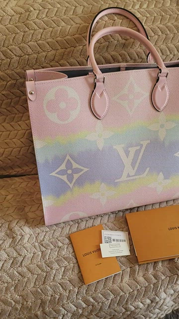 Louis Vuitton CAPRI Onthego GM Pink Resort Escale BY THE POOL SHOULDER  LARGE Bag