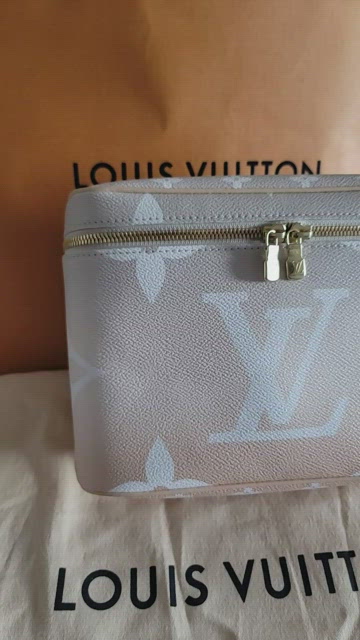 LOUIS VUITTON Monogram Giant By The Pool Nice BB Brume 1222254