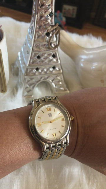 Authentic Givenchy watch Unisex. Running battery Givenchy Quartz (Battery) Watches for Women | Mercari main image 3