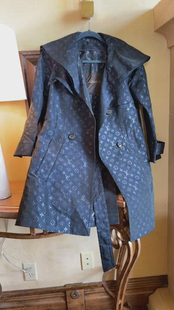 Louis Vuitton, Jackets & Coats, Stunning Navy Louis Vuitton Monogram  Trench Coat