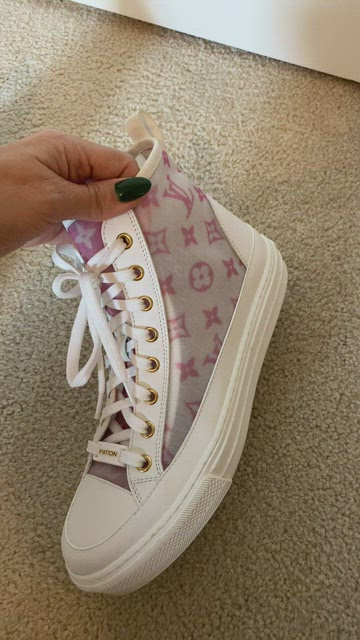 Womens Louis Vuitton Sneakers for Sale in Fairmount Hgt, MD - OfferUp