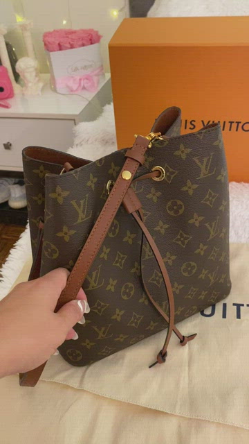 A Louis Vuitton Box. Louis Vuitton is a Designer Fashion Brand Known for  Its Leather Goods Editorial Photography - Image of womens, design: 118497987