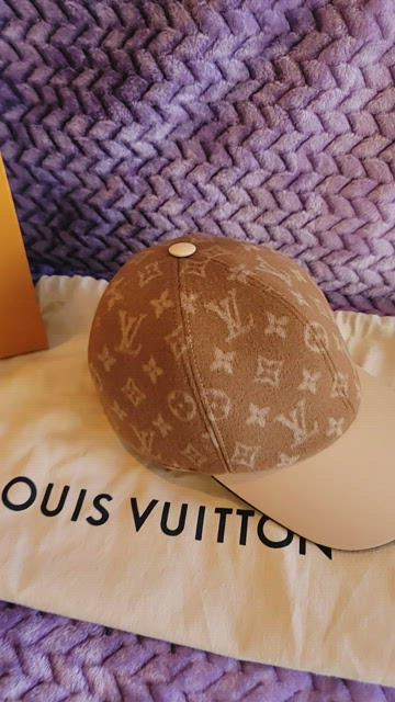 Cap Louis Vuitton Black size Not specified International in Other - 25262143
