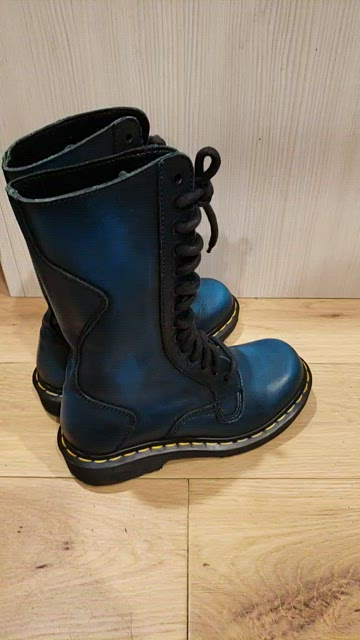 Very rare vtg 90s Dr Martens teal 9813 tall boot 6