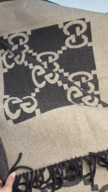 NWOB GUCCI GG MOTIF logo brown tan throw blanket Afghan designer ITALY wool