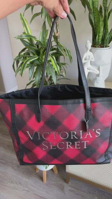 New Victoria's Secret Black Friday 2021 Weekender Tote Bag in Black &  Red Check