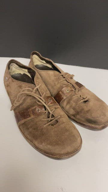 UGG Wyatt Track Brown Suede Lace Up Oxford Shoes Size 13 UGG Australia Wyatt Track Oxfords 5559 Brown Sheepskin Suede  main image 3