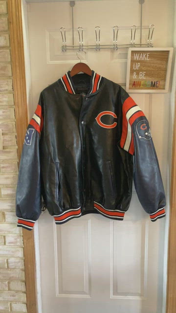 NWT CHICAGO BEARS NFL TEAM APPAREL NAVY ORANGE FAUX LEATHER MEDIUM BOMBER  JACKET