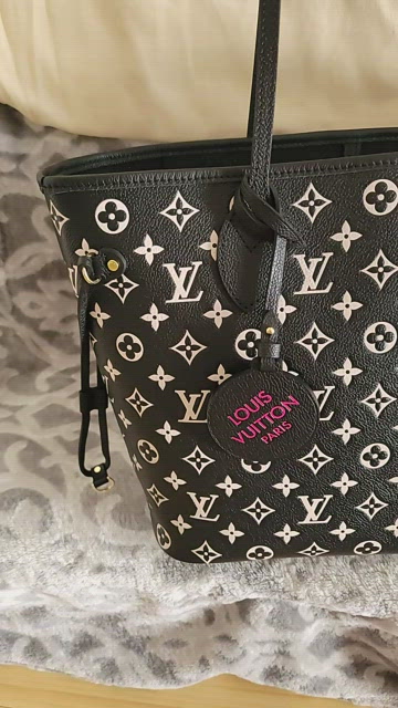Louis Vuitton Neutrals, Pattern Print Monogram Giant Spring in The City Neverfull mm w/ Pouch