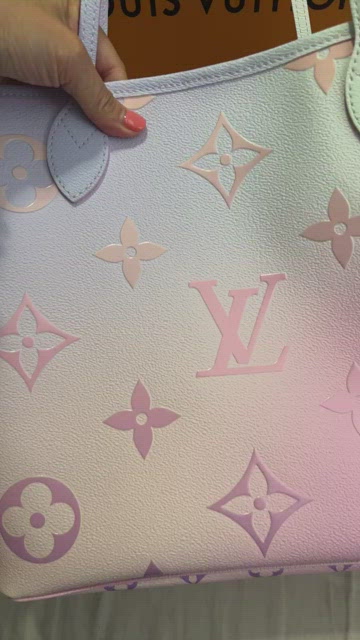 Pass me the Pastels Please • 🦋thrifted top & jeans 🦋vintage Louis Vuitton  vernis papillon 🦋vintage leather belt