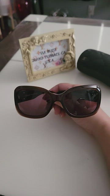 Authentic CHANEL CC Logo Rectangular Sunnies Brown FREE POSHMARK AUTHENTICATION! CHANEL Vintage 91235 brown tortoise resin gold CC logo cat  main image 2