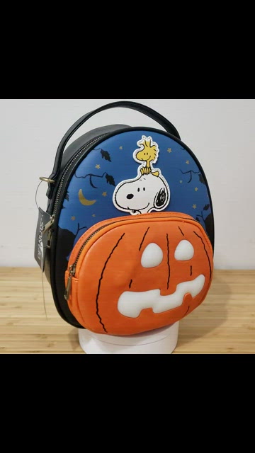 Peanuts Snoopy & Woodstock The Great Pumpkin hot Convertible Light-Up Mini Backpack