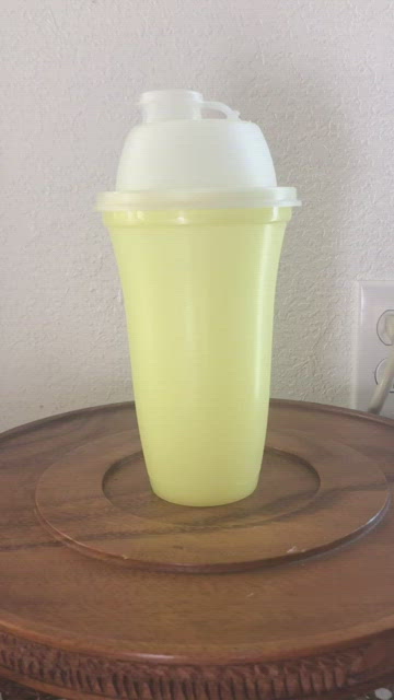 Tupperware, Dining, Vintage Tupperware Pale Yellow Quick Shake Mixer  Model 8441