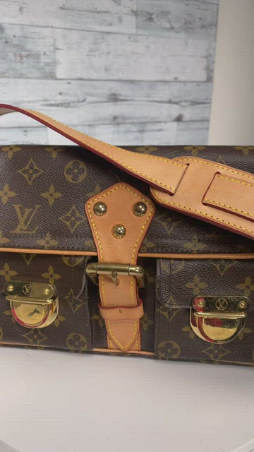 LOUIS VUITTON Monogram canvas Hudson PM Bag. - Bukowskis