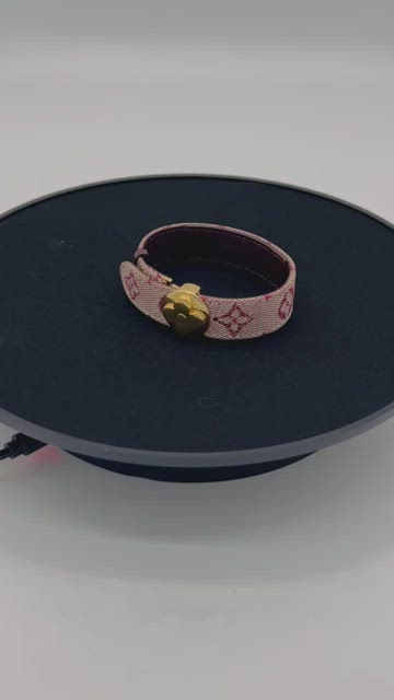 Used] Louis Vuitton Bracelet Monogram Mini Goodluck Pink ref.497455 - Joli  Closet
