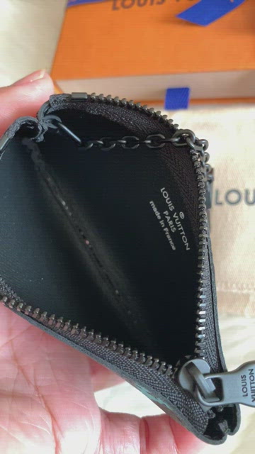 Louis Vuitton Monogram Eclipse Key Pouch SYCK708