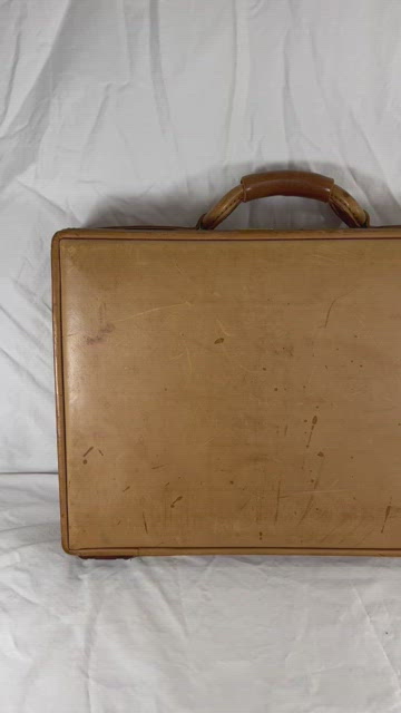 HARTMANN Stunning Authentic Belting Leather Woodbox Luggage 