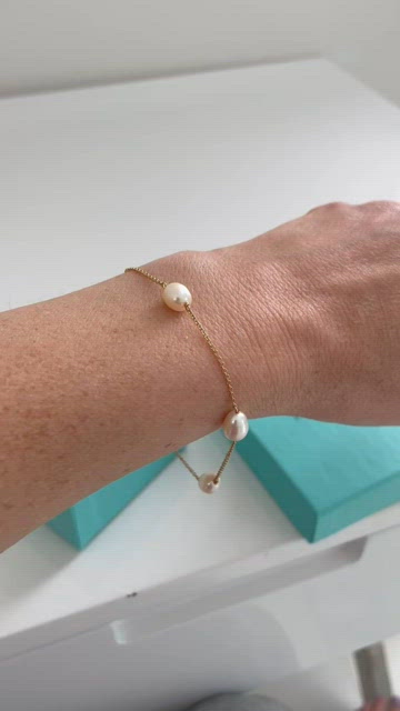 Elsa Peretti Pearls by The Yard Bracelet in 18K Gold, Size: 7.25 in.