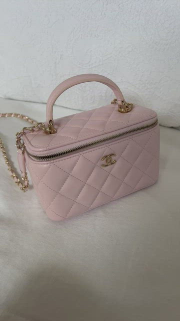 Nice cloth vanity case Louis Vuitton Pink in Cloth - 25261775