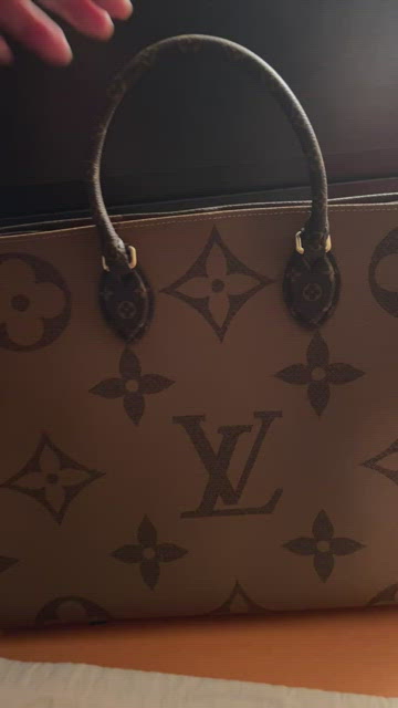 Louis Vuitton, Bags, Authentic Onthego Gm M4532 Monogram Louis Vuitton  Brand New