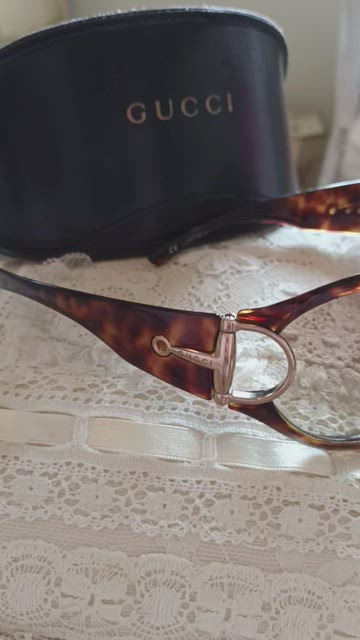 Gucci | Accessories | Vintage Gucci Oversized Tortoise Wrap  display picture 2