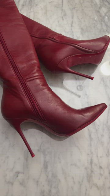 HOT Rihanna Louboutin Armurabotta Red boots