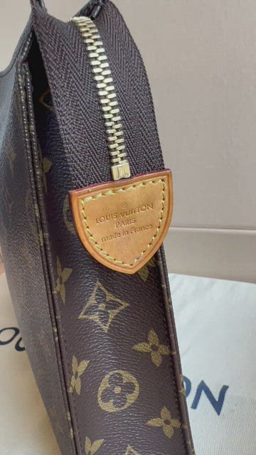 louis vuitton toiletry pouch 26 discontinued louis vuitton toiletry pouch  26 for sale louis vuitton toiletry pouch 26 retail price lv toiletry pouch  26 selfridges louis vuitton toiletry pouch 26 waitlist lv