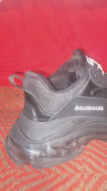 Balenciaga | Shoes | Black Triple S Brand New Worn X Comes  display picture 3