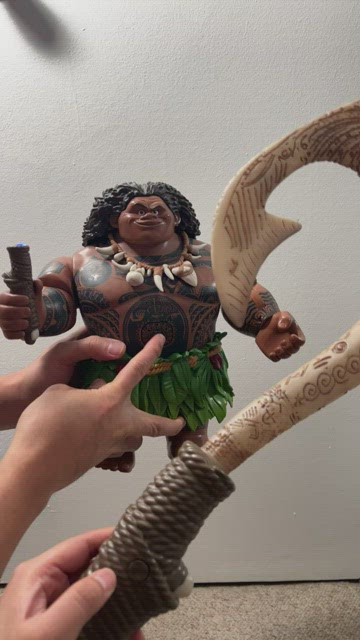 Deluxe Disney Store Figure Moana Amazing Detail Maui Tattoos Fish Hook  Sculpture