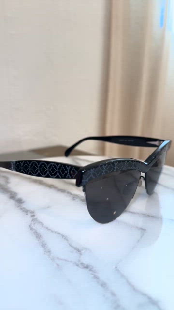 Alaia | Accessories | Azzedine Alaa Aa023s Black Cat Eye  display picture 1