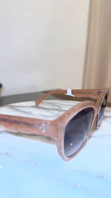 CELINE CL40167I NUDE/GOLD/BLUE GRADIENT TRIOMPHE MONOGRAM UNISEX SUNGLASSES Celine | Accessories | Celine Cl467i Nudegoldblue Gradient  main image 4