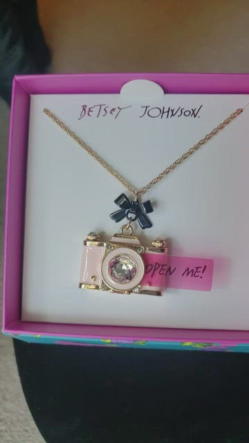 Betsey Johnson Camera newest Pendant Slider Necklace Opens 32” Gold Chain