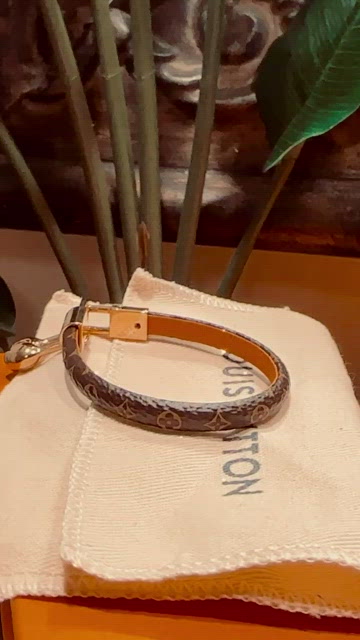 Authenticated Used Louis Vuitton LOUIS VUITTON Brasserie MNG Padlock Bracelet  Monogram Canvas Metal M00509 Brown 22-19cm LV Initial Flower Key 