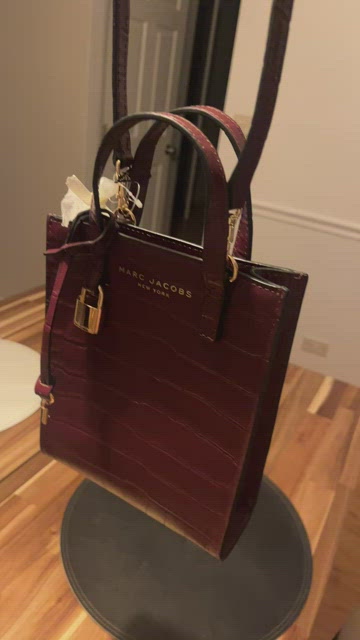 Marc Jacobs The Shiny Crinkle Micro Tote Leather Crossbody Handbag (Fe –  AUMI 4