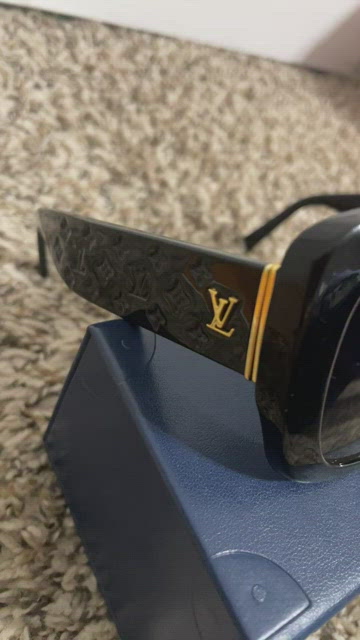 Louis Vuitton® LV Empreinte Square Sunglasses  Black sunglasses square, Lv  empreinte, Louis vuitton sunglasses