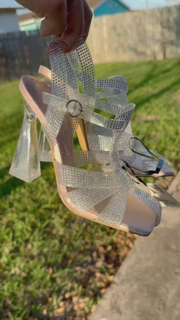 Zara vinyl heeled cage sandals 3321 010