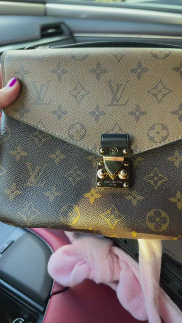 LV Pochette Metis Reverse Monogram Bagwallet