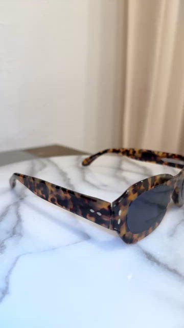Isabel Marant Oversized Square Womens Sunglasses-Yellow Havana/Blue Gradient-NWT Isabel Marant | Accessories | Isabel Marant Havanablue  main image 4