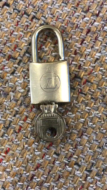 Rare Silver Louis Vuitton Lock & 2 Keys #315 in Pristine Condition