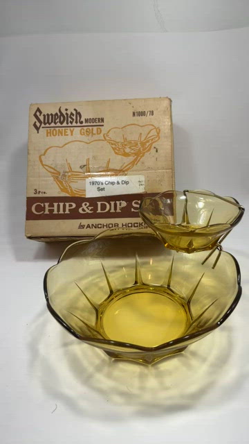 Vintage Anchor 2024 Hocking 1960s Honey Gold Chip and Dip Bowl Set