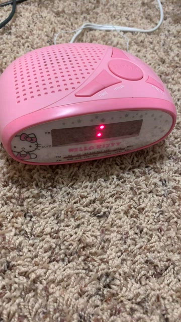 Best Buy: Hello Kitty AM/FM Alarm Clock Radio Pink KT2051B