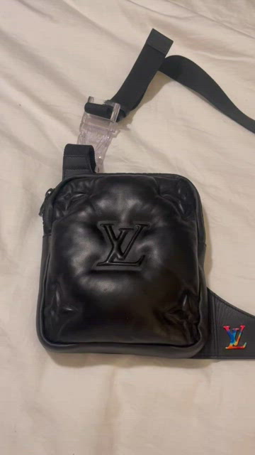 Pu Leather Adjustable Black Louis Vuitton Sling Bag, For Casual Wear, 125g