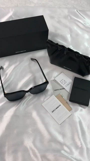 GENTLE MONSTER | Accessories | Gentle Monster Her Black  display picture 2