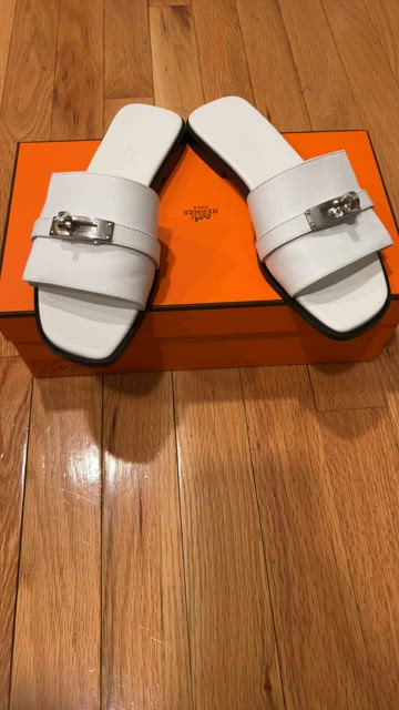 優雅に歩む一歩 HERMES Sandales Kalis 35 サンダル Hermes | Shoes | Hermes Giulia Sandal In Calfskin With