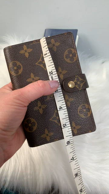 Louis Vuitton, Accessories, 997 Authentic Louis Vuitton Agenda Pm With  Ruler Pack Of Paper And Pouch