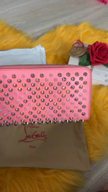 Christian Louboutin purse Zip Around Panettone leather pink Women Used –